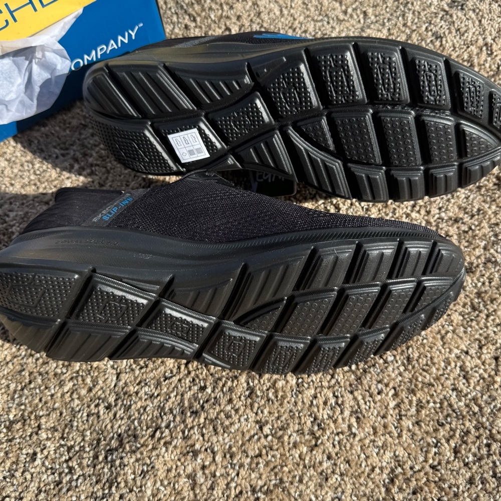 Skechers Black Sneakers with Blue Highlights - Picture 2 of 2